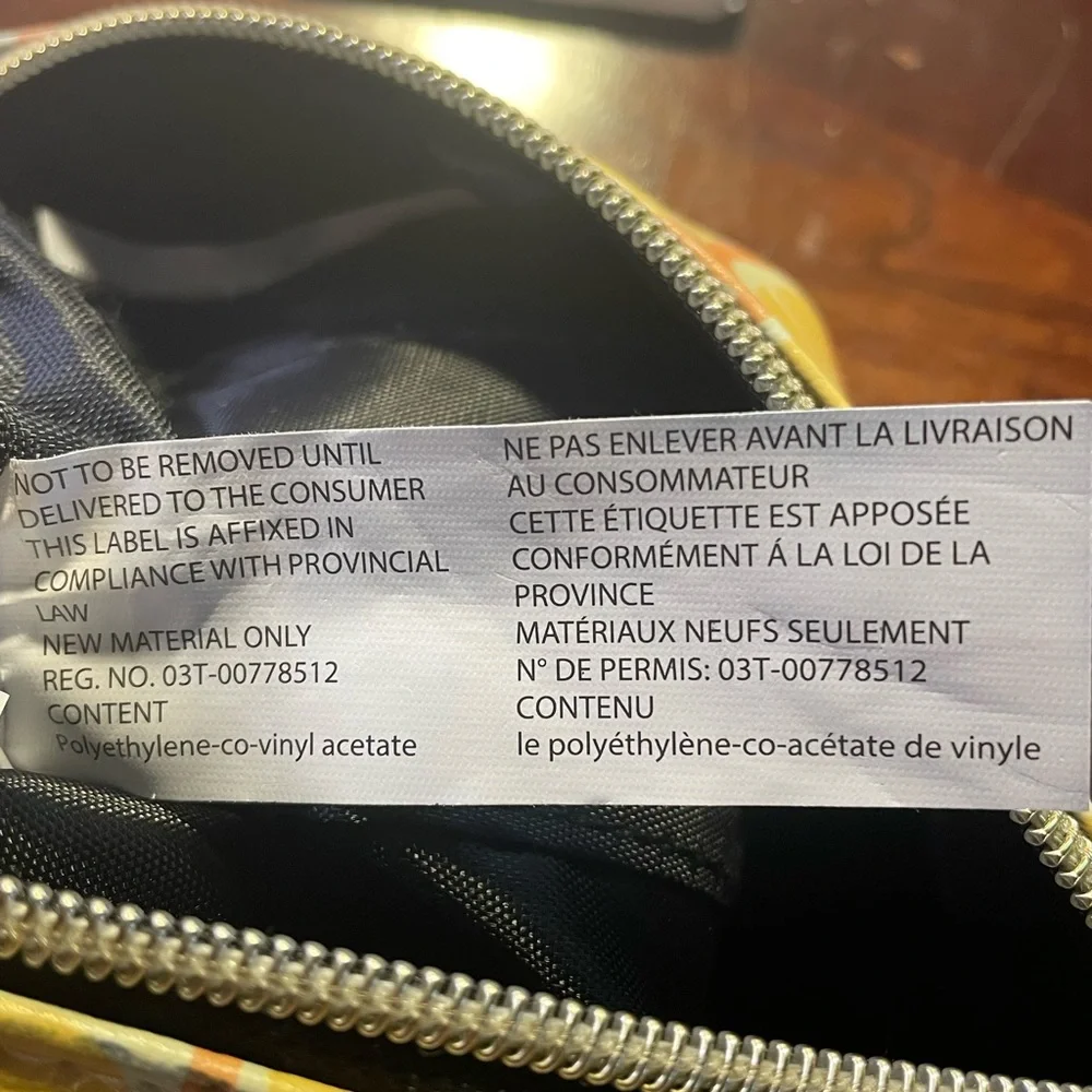 Charming Charlie Lemon Yellow Zip Bag with Phone Charge - Picture 3 of 6